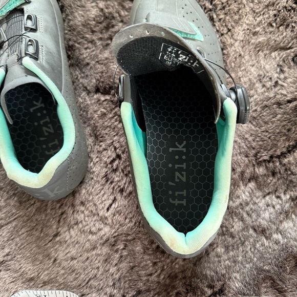 Fi'zi:k Women's Grey Green R5B Boa closure system Cycling Road Shoes 38 US 7.5 - Picture 5 of 7